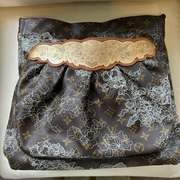 Authentic Louis Vuitton Dentelle Fersen - Picture 8 of 9